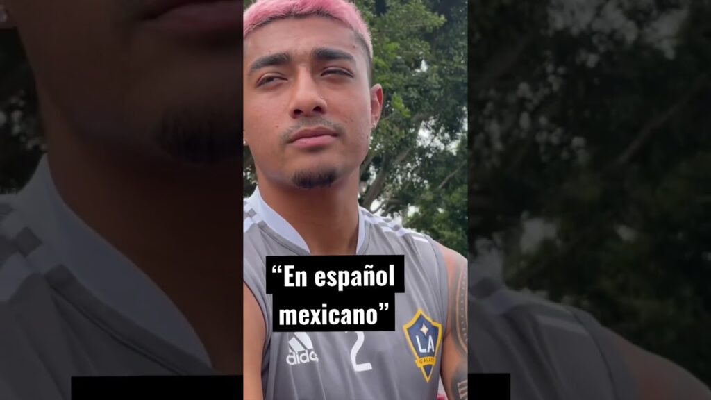 Julian Araujo recibe broma por no hablar español #lagalaxy #mexico #selecciónmexicanadefutbol
