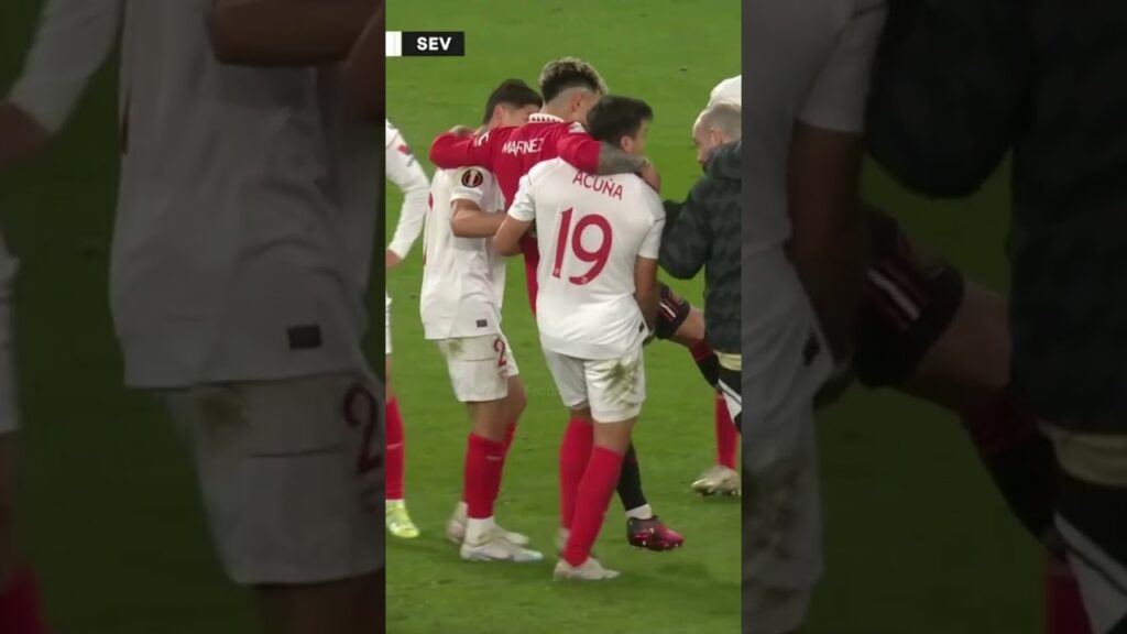 Acuña and Montiel Lifting Injured Licha Martínez 🥺