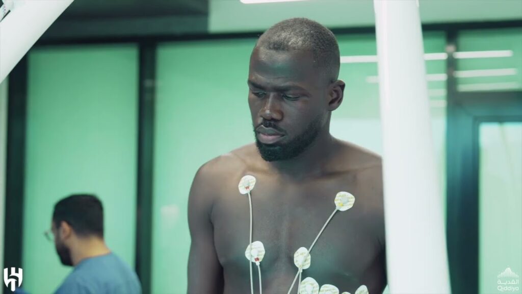 هُنـا كواليس الفحص الطبي لـ "كوليبالي" 💙