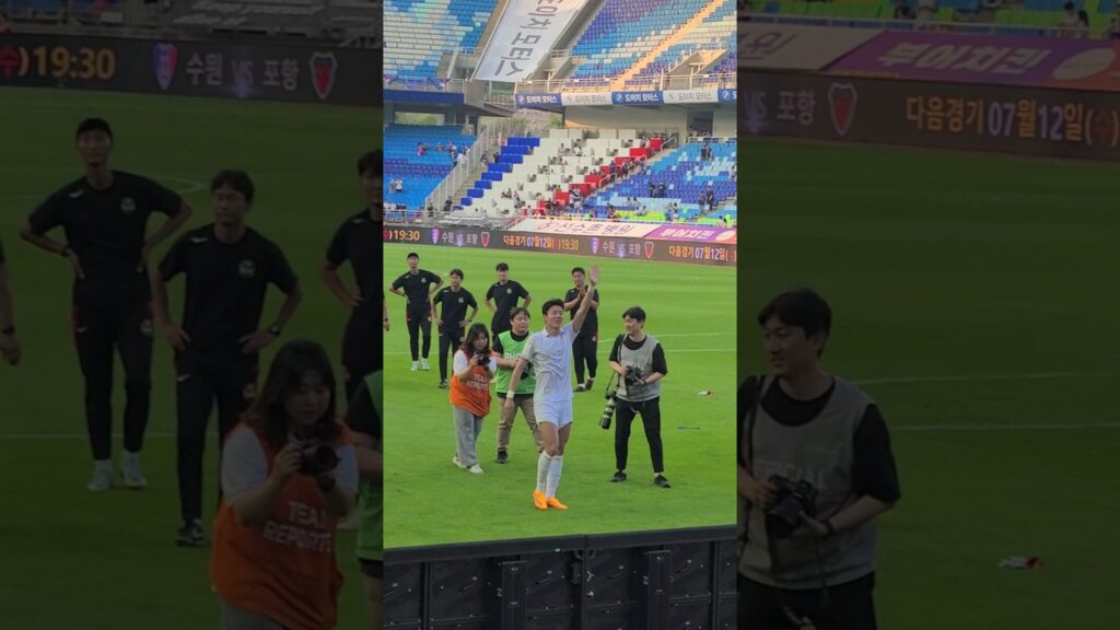 K리그에서 마지막인사하는 황의조(슈퍼매치)