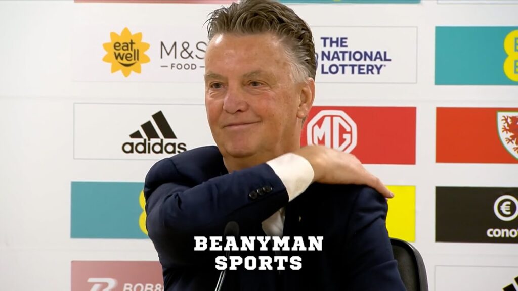 Louis van Gaal gives himself a pat on the back for NOT bringing Memphis on 😂