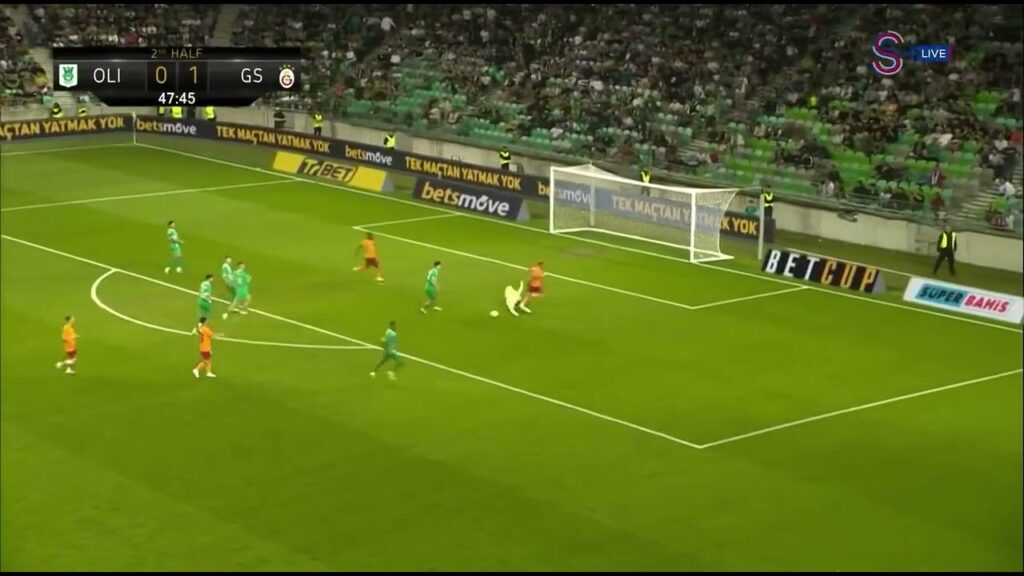 Galatasaray'da Dries Mertens yine golünü attı!