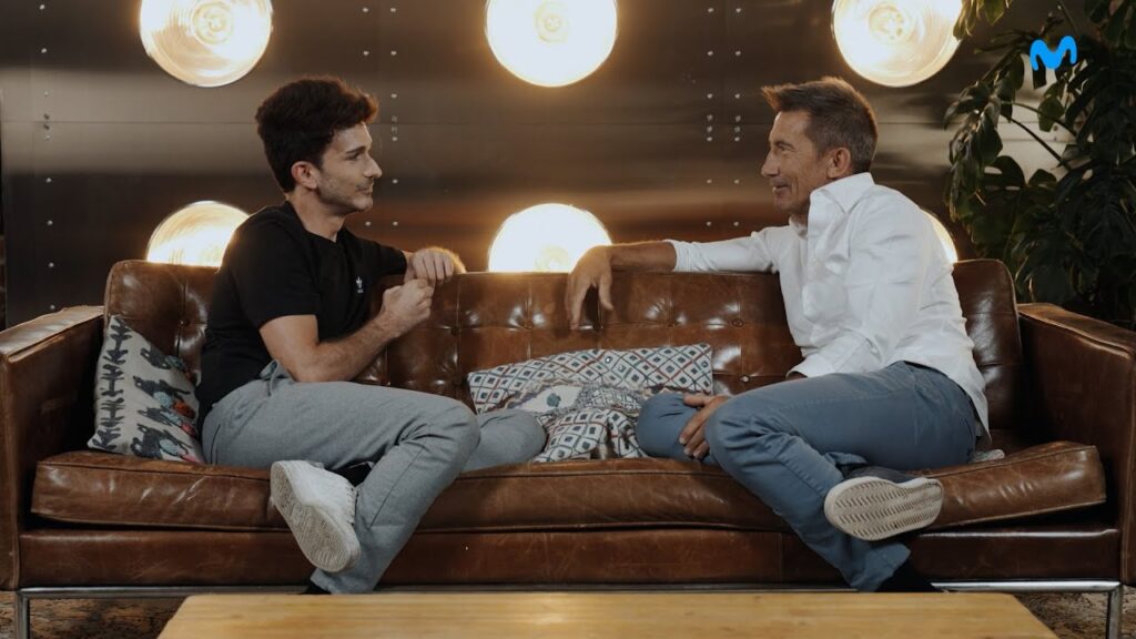 Carlos Martínez: "Para mí, el fútbol era una pelota, dos jerséis haciendo de poste y un descampado"