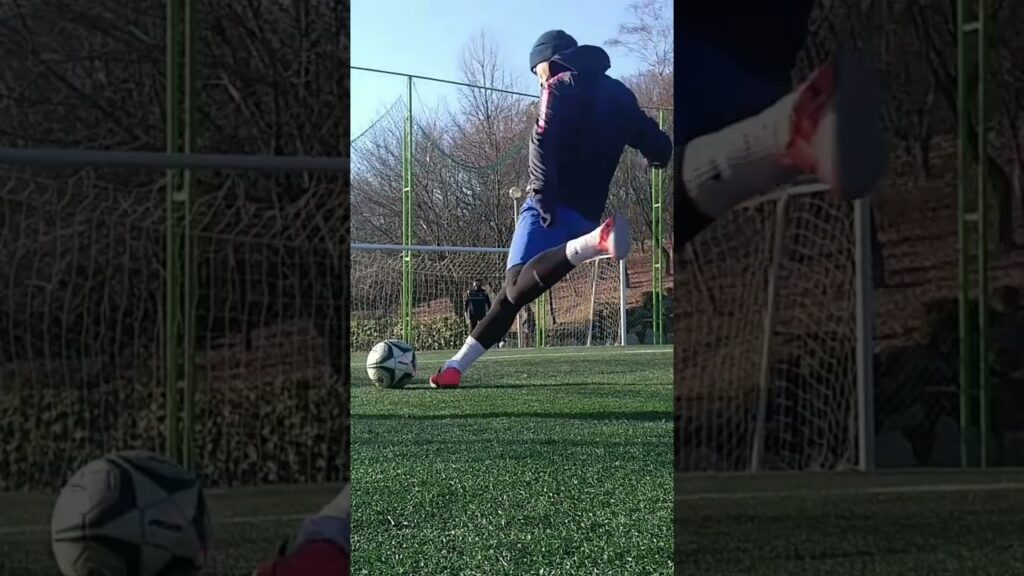 프리킥을 막는 골키퍼의 슈퍼 세이브 #shorts