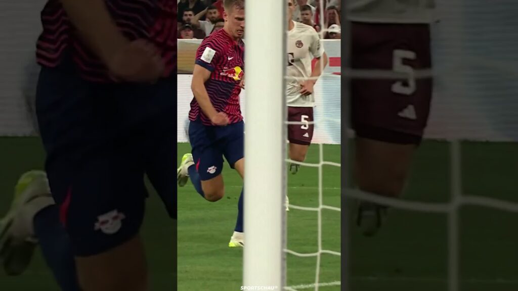 Dani Olmo nimmt die Bayern-Abwehr hops | Sportschau #shorts