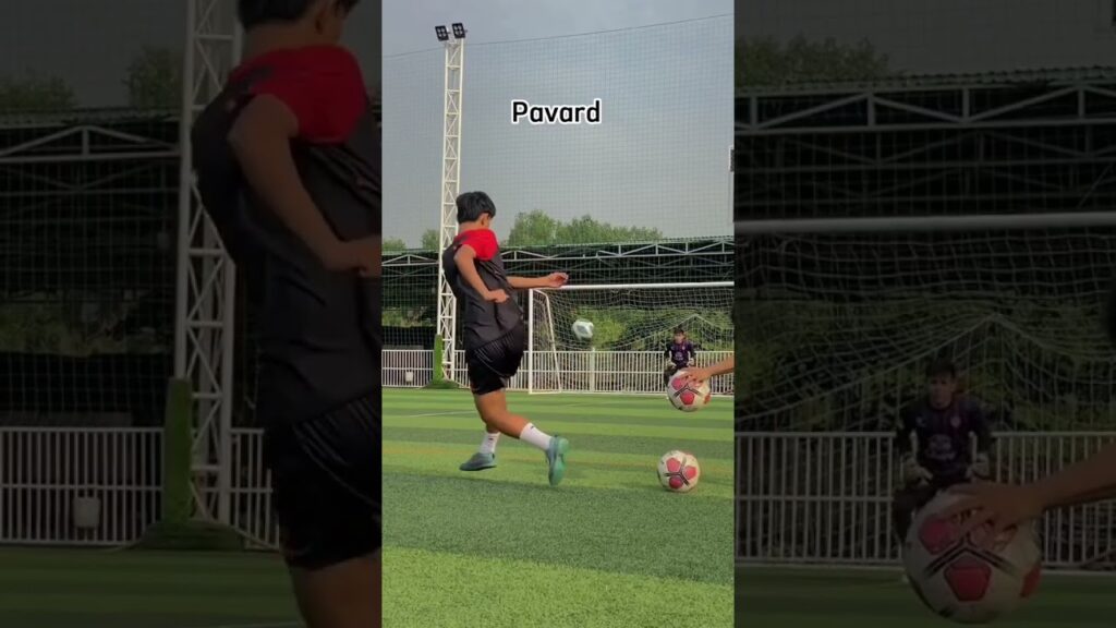 Bạn hay sút kiểu nào #football #player #knuckleball