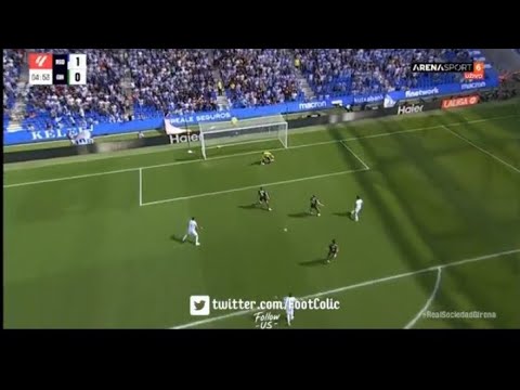 Real Sociedad fans celebrate after Takefusa Kubo goal vs Girona (12th August, 2023) ⚽⚽⚽