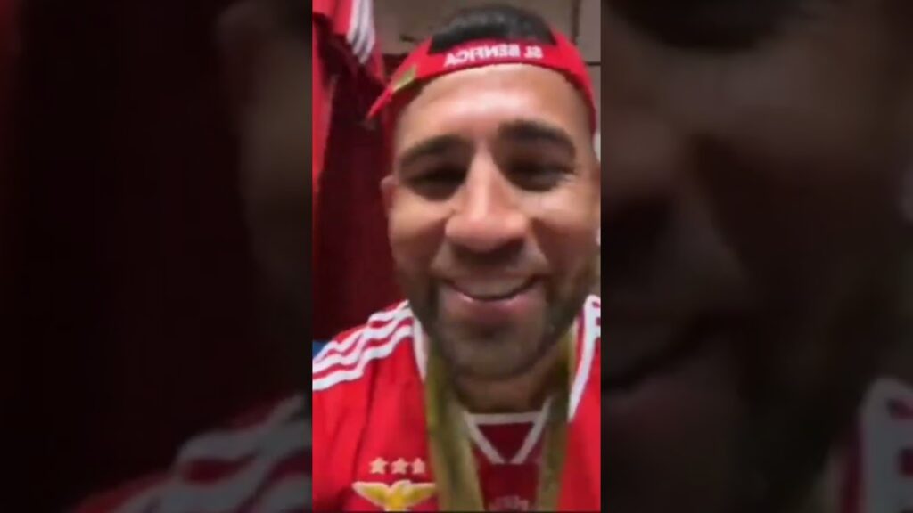 El festejo de Otamendi y Di Maria en el vestuario - Benfica vs Porto