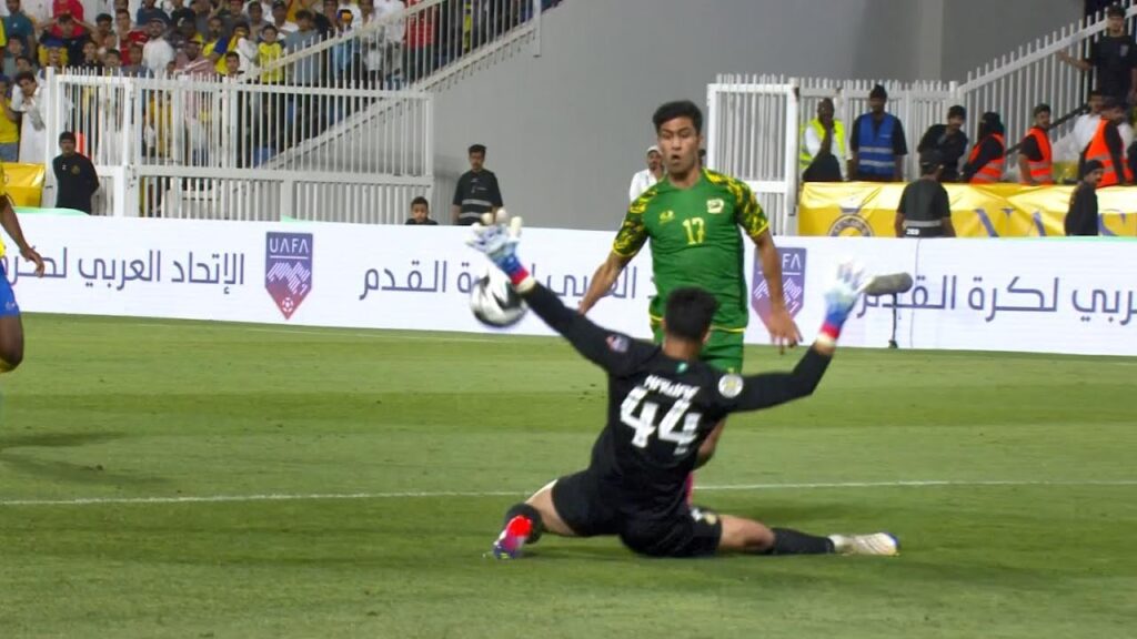 تصدي اسطوري من حارس #النصرالسعودي  نواف العجيدي كادت ان تعيد #الشرطه_العراقي الي #البطولة_العربية