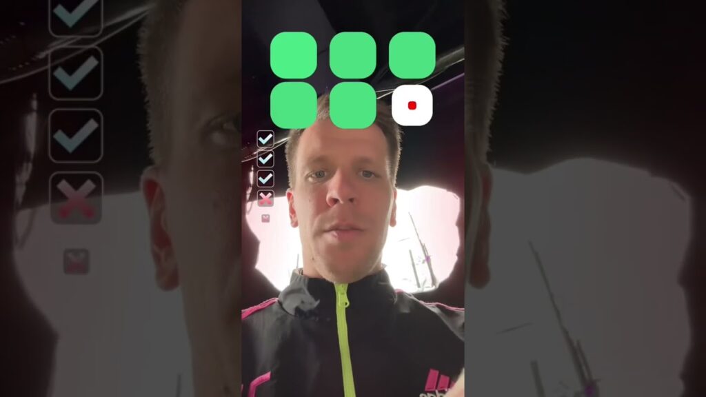 Szczesny doing the #ColorChallenge 🤣 #Juventus