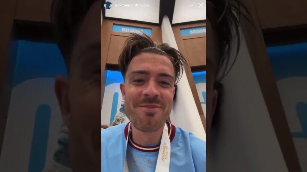 GREALISH en el VESTUARIO con una CERVEZA y JULIÁN ÁLVAREZ tras ganar la FA CUP | CITY vs. UNITED| AS
