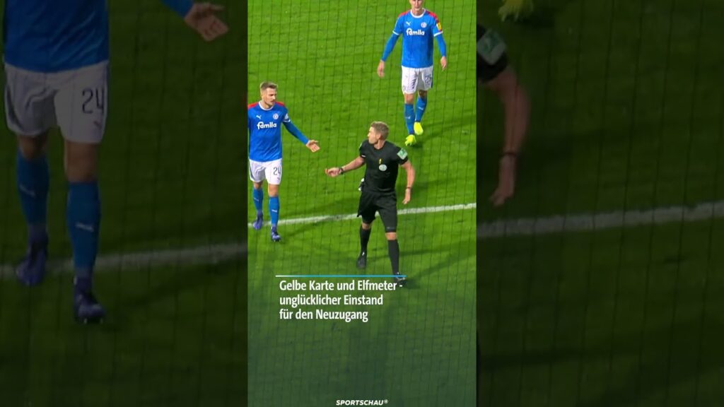 Spieler verursacht Elfmeter ohne im Spiel zu sein 🤯 | Sportschau #shorts
