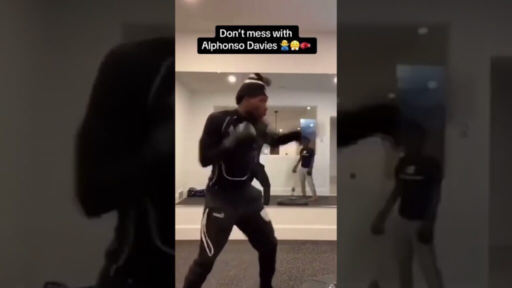 Don’t mess with Alphonso Davies 🙅‍♂️😤🥊