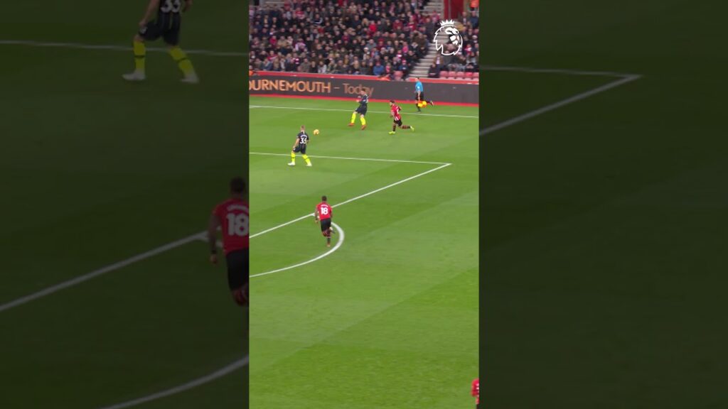 Coolly done by Ederson & Man City defenders!