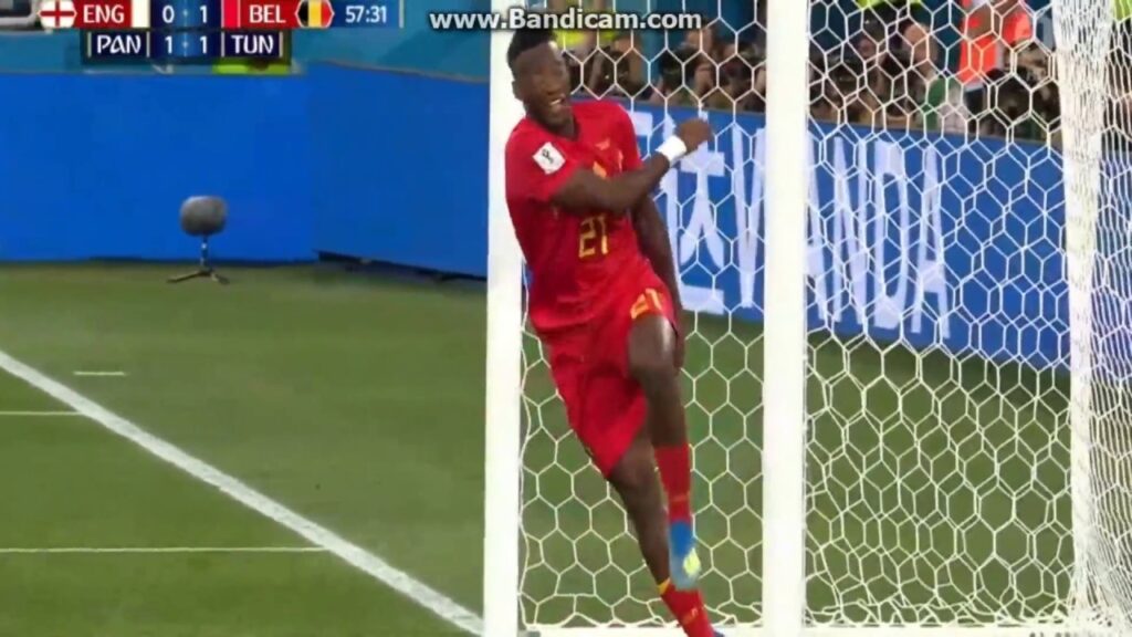 FOOTBALL PLAYER KICKING BALL IN HIS OWN FACE!!!!