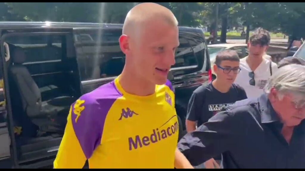 Christensen si concede un "Forza Viola" al suo arrivo a Firenze