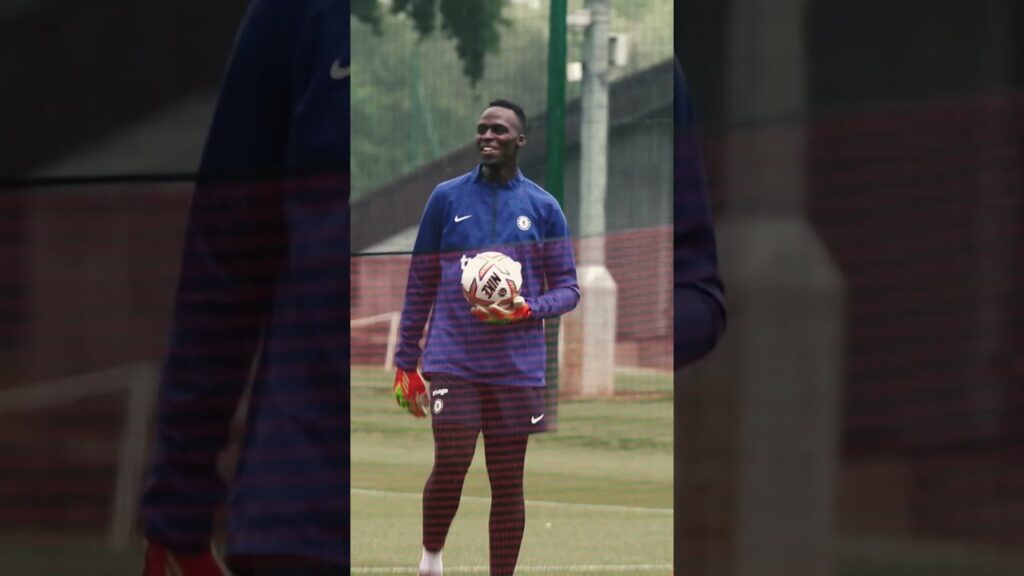 THANK YOU, EDOU 🧤 #shorts #chelsea #football #edouardmendy