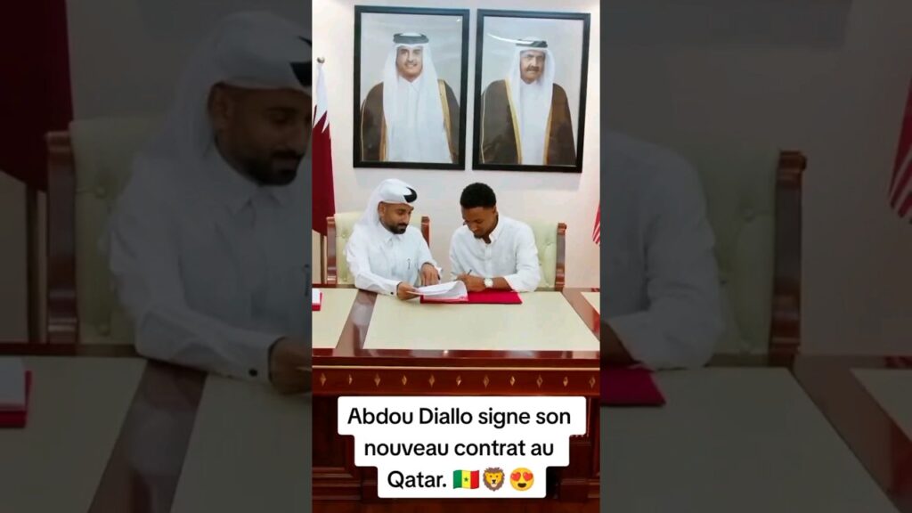 Abdou Diallo signe son nouveau contrat au Qatar.