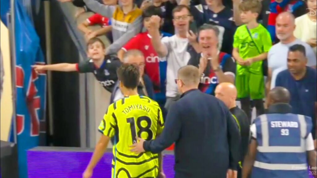 Takehiro Tomiyasu Red Card vs Crystal Palace, Fans bullying Tomiyasu after holding ball for 8 second