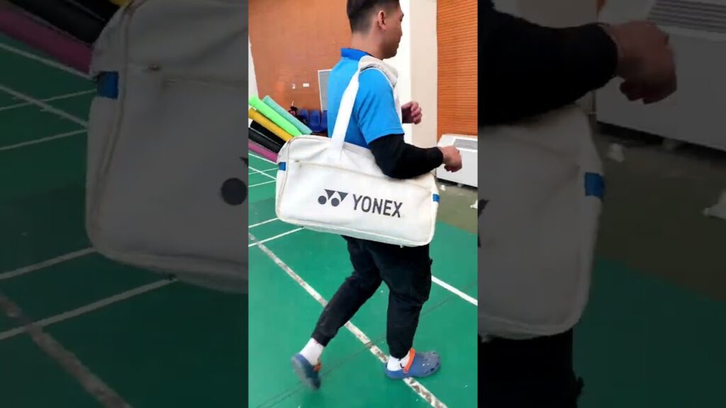 Mượn vợt thử tại thế giới cầu lông #shorts