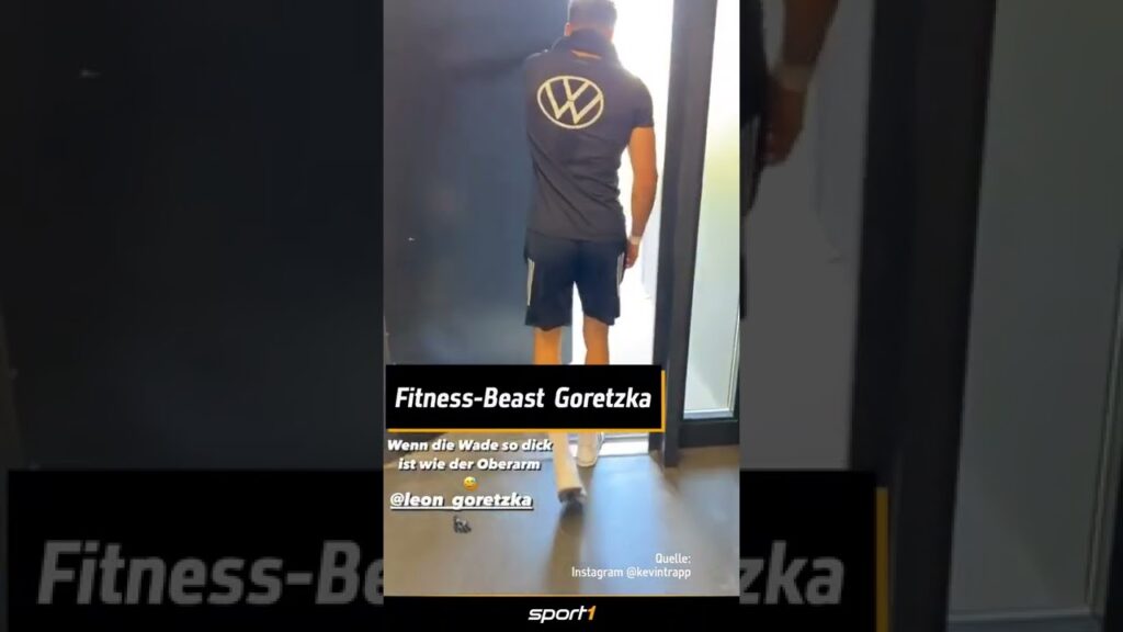 Goretzka lässt die Muskeln spielen 💪#shorts