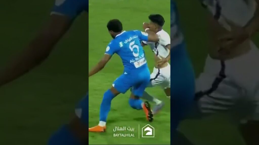 ‏علي البليهي مع فهد الجميعة 😨ليه ادارة الهلال ساكته عنه؟ #الهلال_ابها #البليهي #مالكوم #الهلال ‏