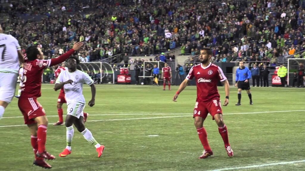 Goal: Lamar Neagle finishes a Cristian Roldan header Goal: Lamar Neagle finishes a Cristian Roldan header