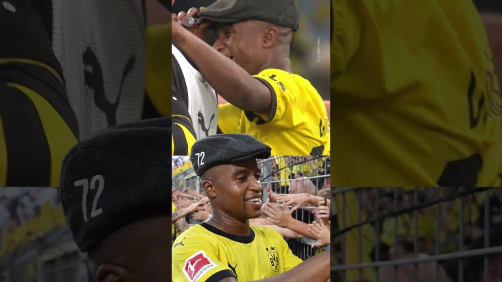 Steht Moukoko gar nicht schlecht, oder? 😅 | sportstudio | #shorts