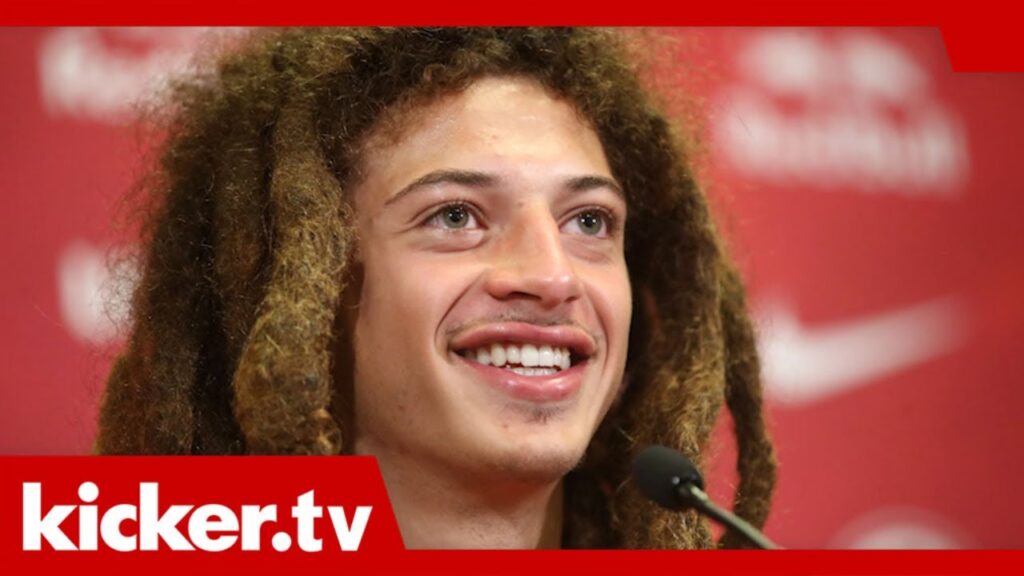 Toptalent für RB Leipzig – Ampadu und die Sache mit den Haaren | kicker.tv Toptalent für RB Leipzig - Ampadu und die Sache mit den Haaren | kicker.tv