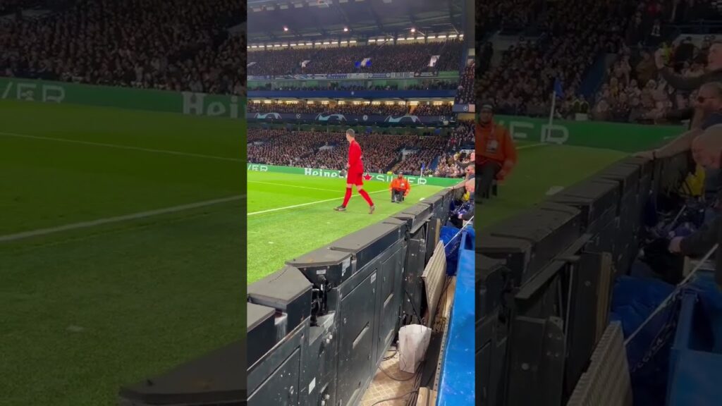 Chelsea Fans vs. Courtois