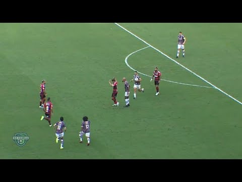 Everton Ribeiro acerta chutão em Felipe Melo, que fica furioso - Fluminense X Flamengo