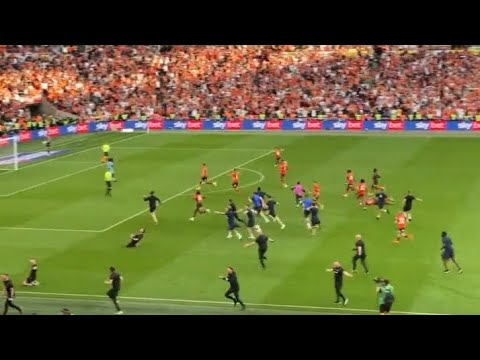 The moment Luton Town is promoted to the Premier League