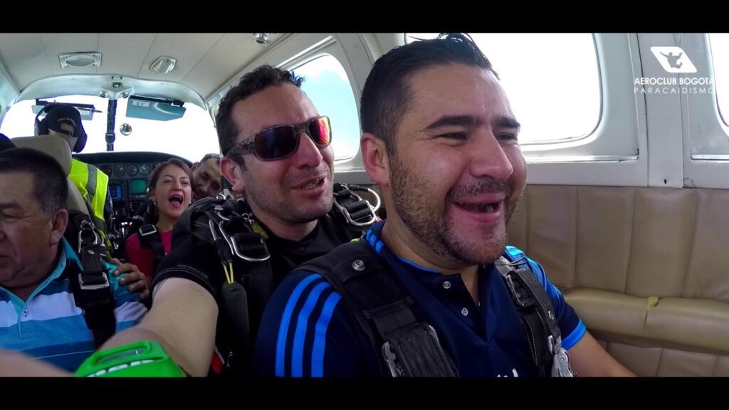 Oscar Duarte viviendo el paracaidismo en Aeroclub Bogota, julio 29 de 2017