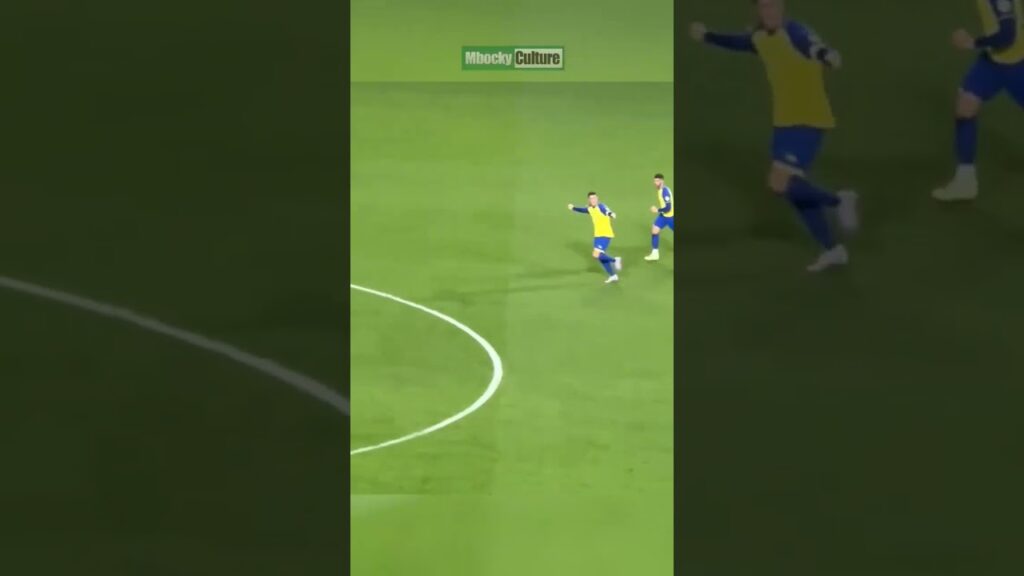 Le coup franc de 30 mètres de Ronaldo ☄🤯 #ronaldo #freekick #alnassr