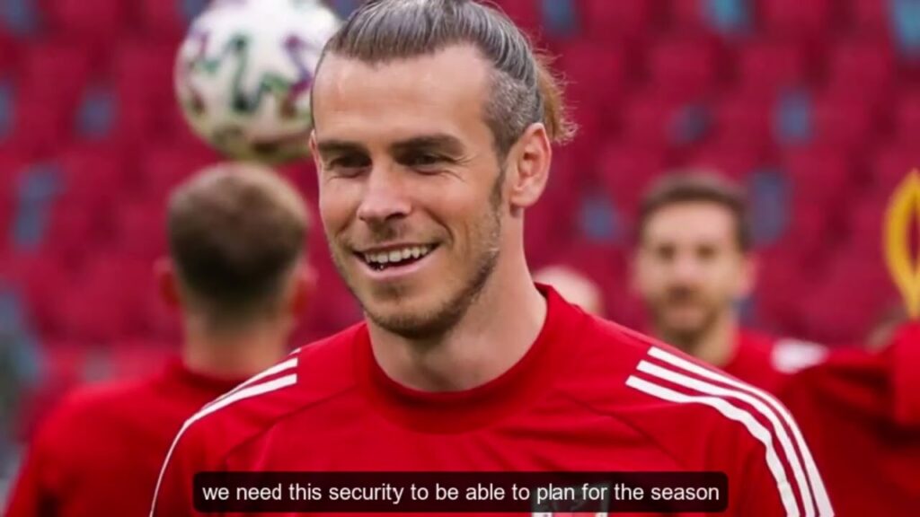 205 Football Review Gareth Bale vs Robert Lewandowski