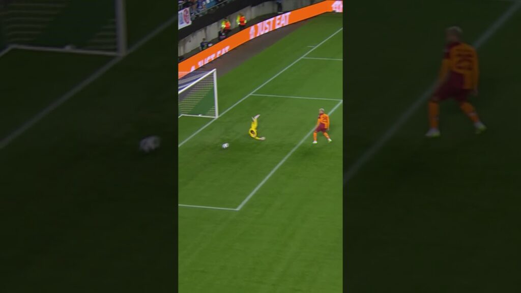 Muslera save!