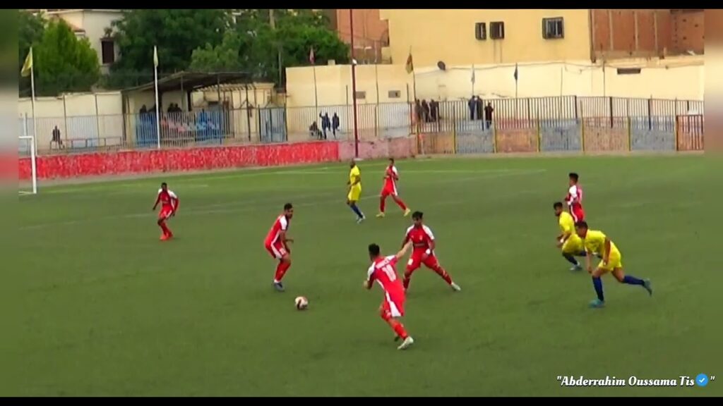 مراوغة أيمن حراز Aymen Haraz لاعب إتحاد عنابة ضد شباب باتنة