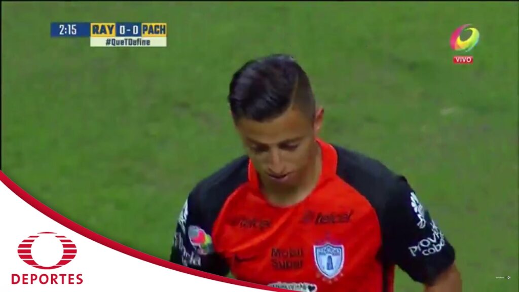 Alvarado falla frente a González | Monterrey vs Pachuca | Cl-2017 - Jornada 7 | Televisa Deportes
