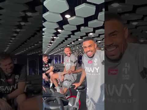 😂😂🇸🇦🇧🇷سعود عبد الحميد يمازح نيمار وملكوم..
