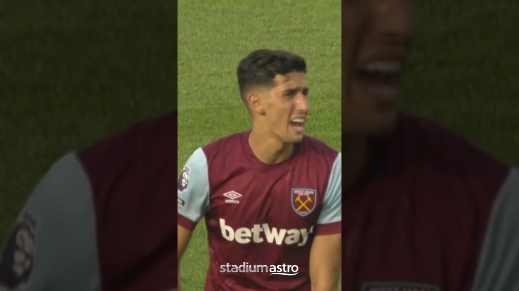 Michail Antonio's brilliant reaction to Aguerd red card. He knows 😂