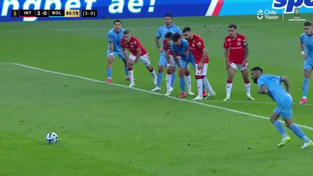 INT 2-0 BOL | A RONNIE FERNÁNDEZ le taparon un penal que se cobró vía VAR en Libertadores