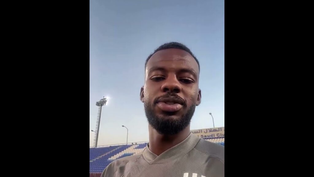 حسان تمبكتي يوجه رسالة لجمهور الهلال بعد وصوله لتمرين 🔥💙