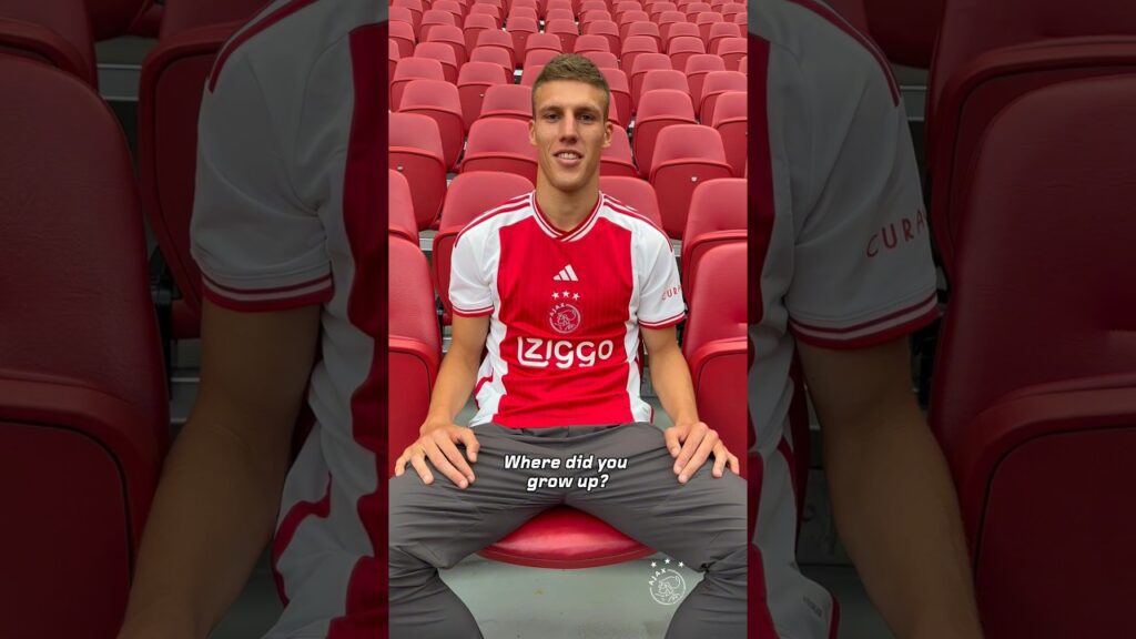 Quick fire with Jakov Medić! Who’s his football idol? 👀