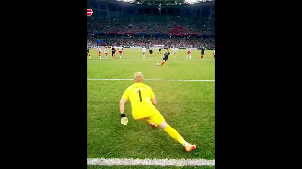 Kasper Schmeichel SAVE IN FRONT OF FATHER (EMOTIONAL)