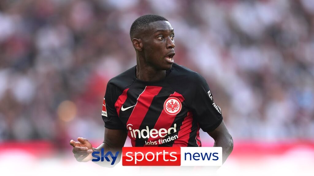 PSG announce the signing of Randal Kolo Muani from Eintracht Frankfurt for €75m