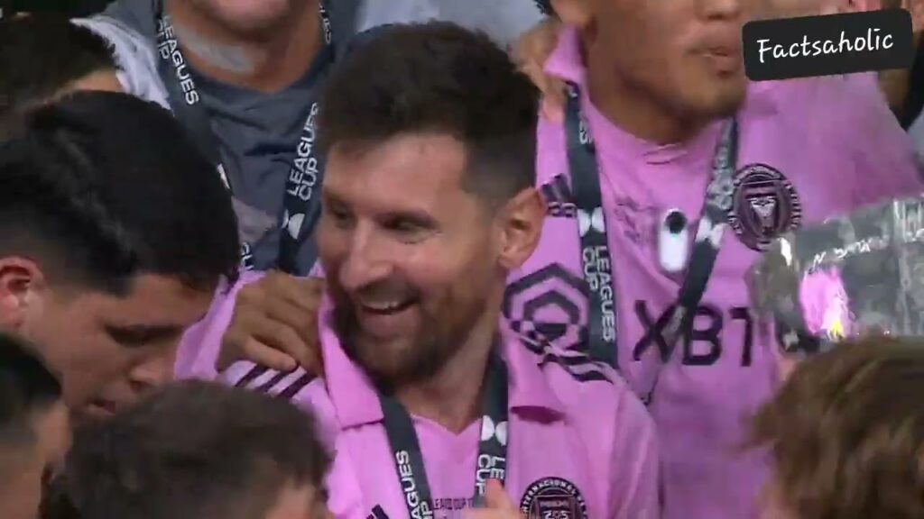 Messi called Yedlin over to lift the trophy with him | #messi #intermiami