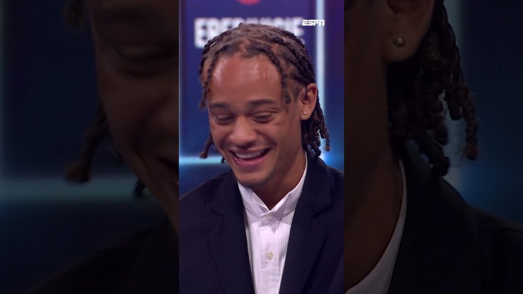 Zusje Kenza over 'pestkop' Xavi Simons 😉😂