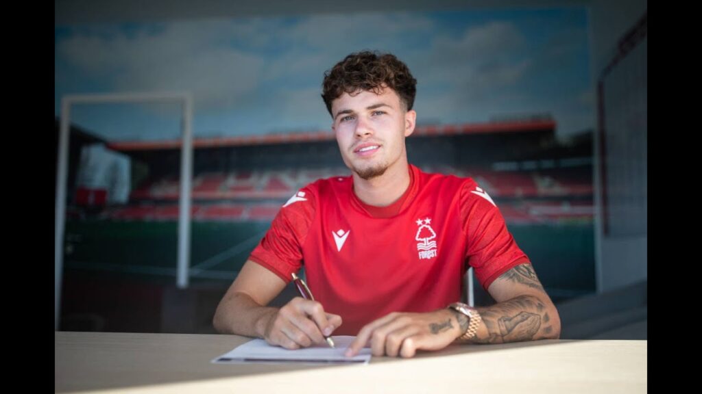 Neco Williams Welcome to Nottingham Forest