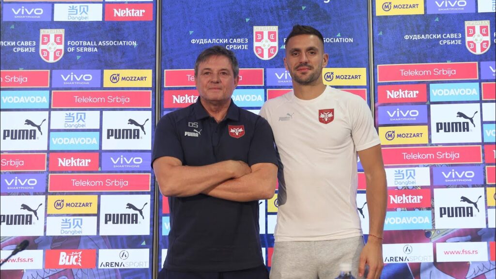 Selektor Dragan Stojković i kapiten Dušan Tadić pred meč sa Mađarskom u kvalifikacijama za EP