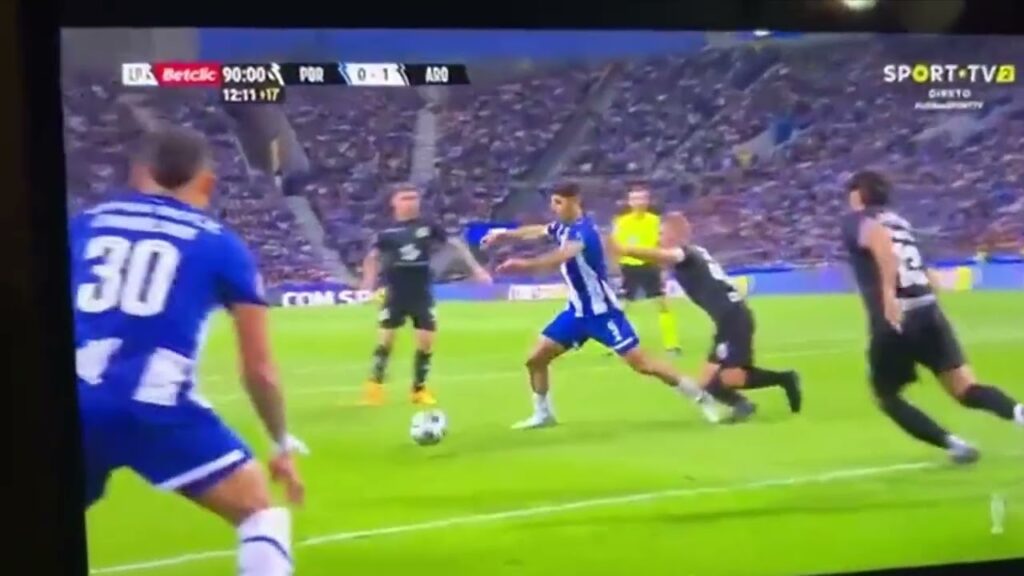 Taremi: O Craque das simulações do FC Porto em Ação!